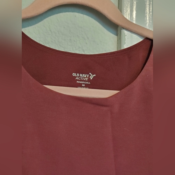 Cropped Athletic Tank - Picture 3 of 3